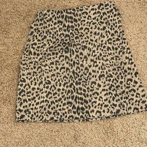 Leopard skirt with side buttons